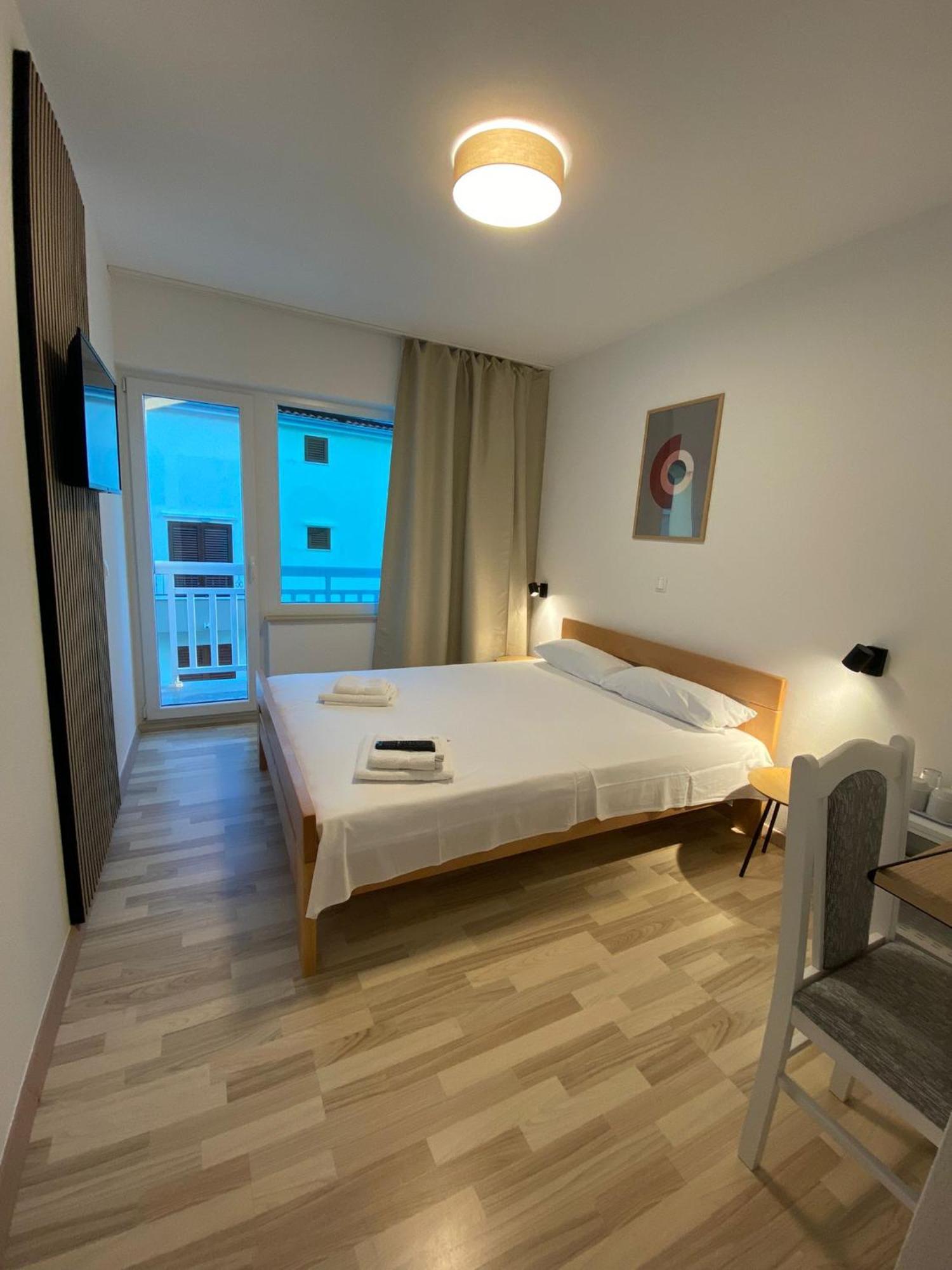 Apart-Pansion Promajna Exterior photo