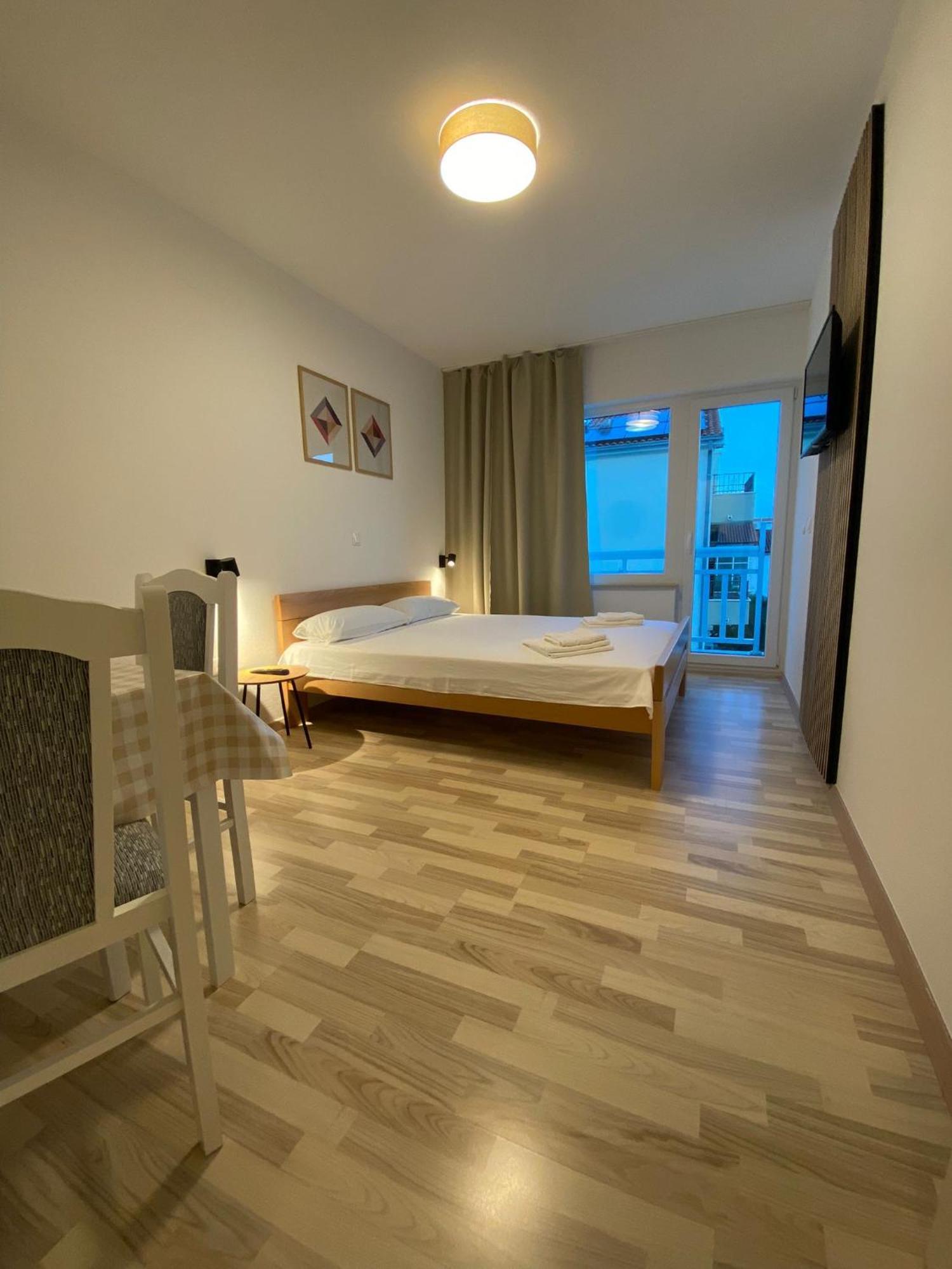 Apart-Pansion Promajna Exterior photo