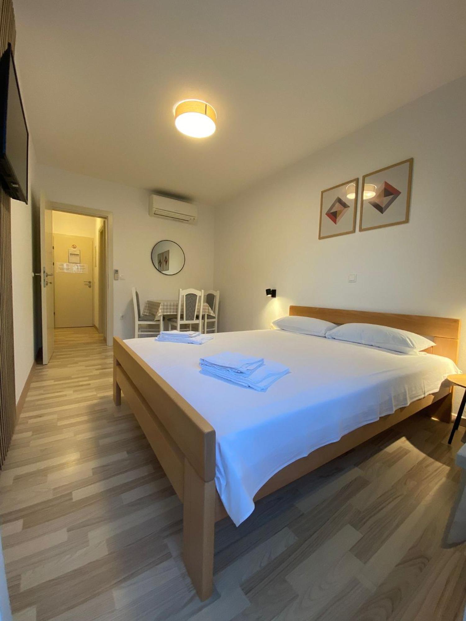 Apart-Pansion Promajna Exterior photo