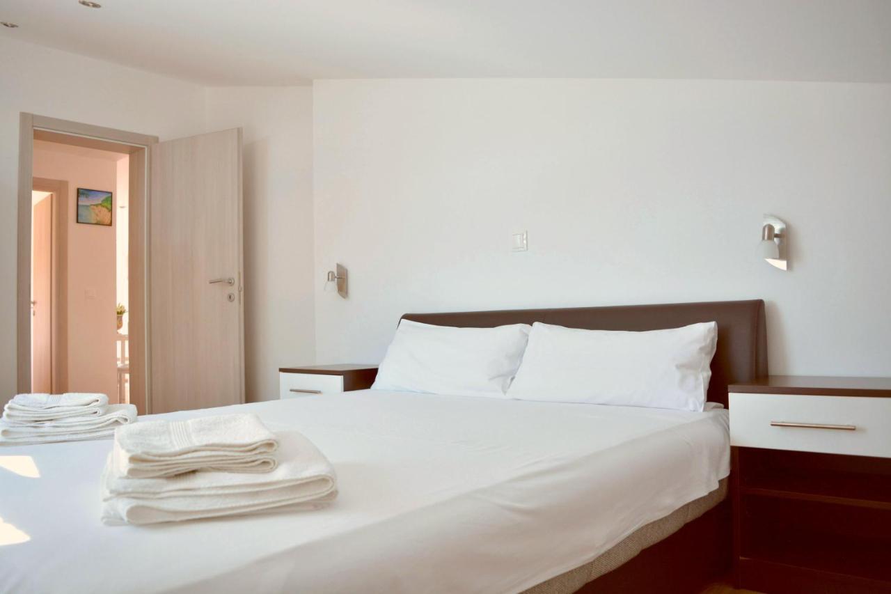 Apart-Pansion Promajna Exterior photo